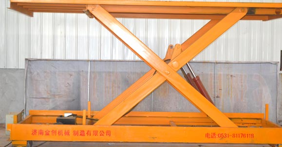 导轨自行走升降机销售到济南金魁工程机械有限公司